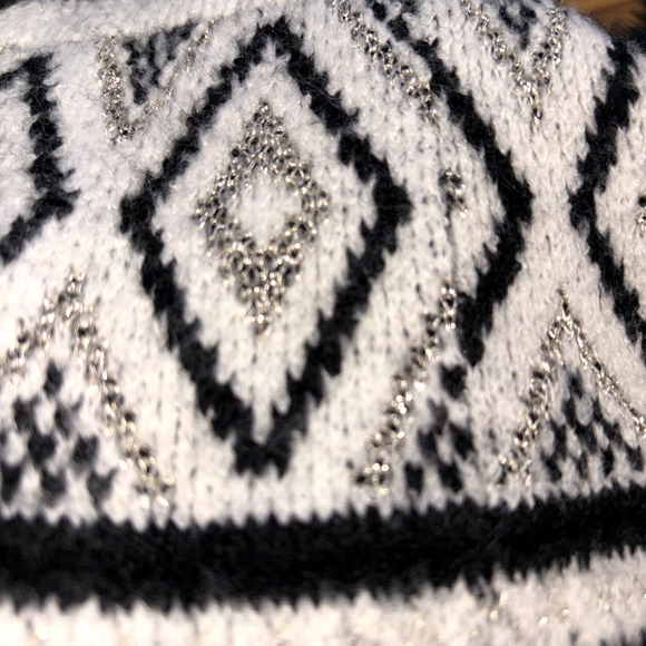 Old Navy Turtleneck Sweater Women's Size Medium Fair Isle Cream Silver Metallic - Picture 8 of 8